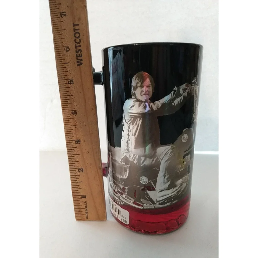 The Walking Dead Daryl Dixon AMC 2014 Black Red Fade Foil Beer Mug Stein 6